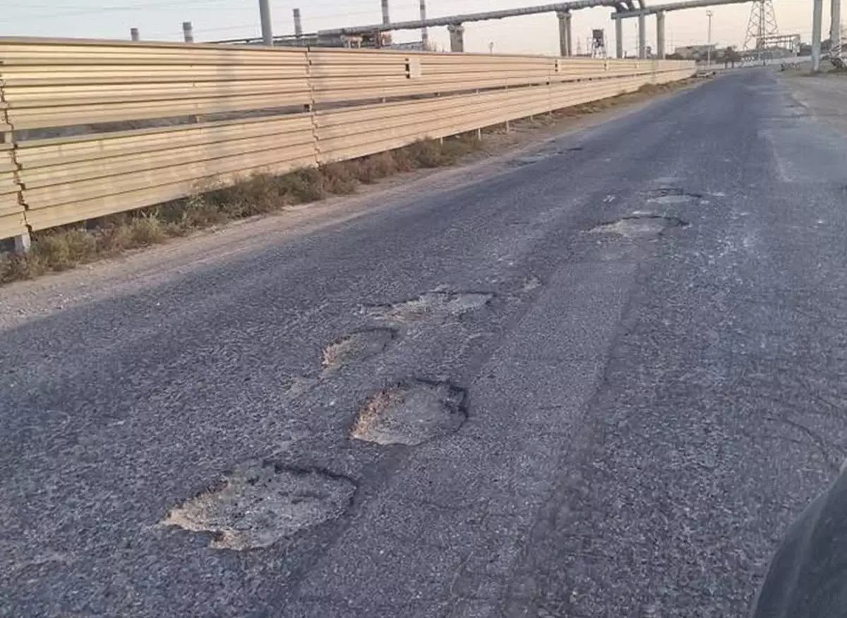 Пластиковым назвали уложенный в районе водозаборного канала в Актау асфальт11.12.2024 18:00 - новости на Lada.kz