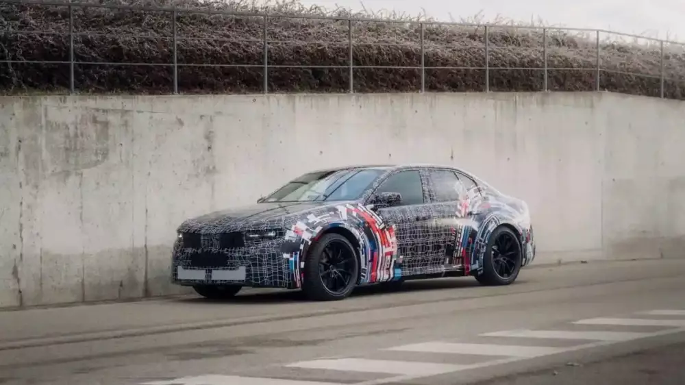 Новая BMW M3. Акулий профиль и электрическая элегантность