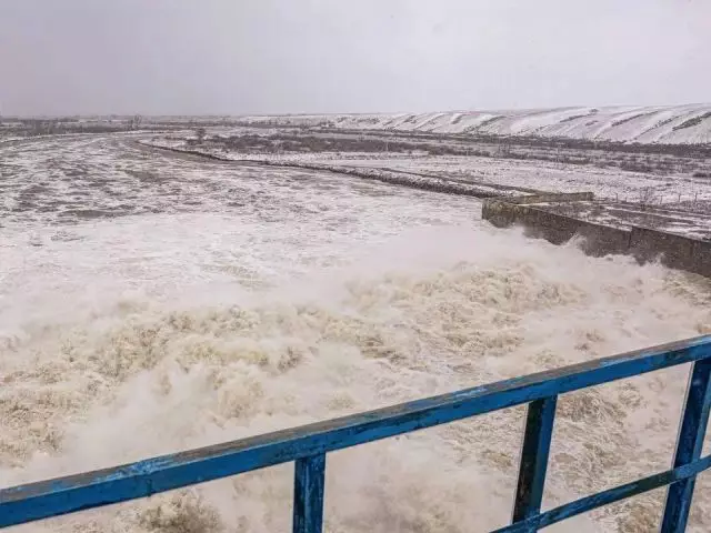 На 80% освободили Актюбинское  водохранилище для приема паводковых вод 