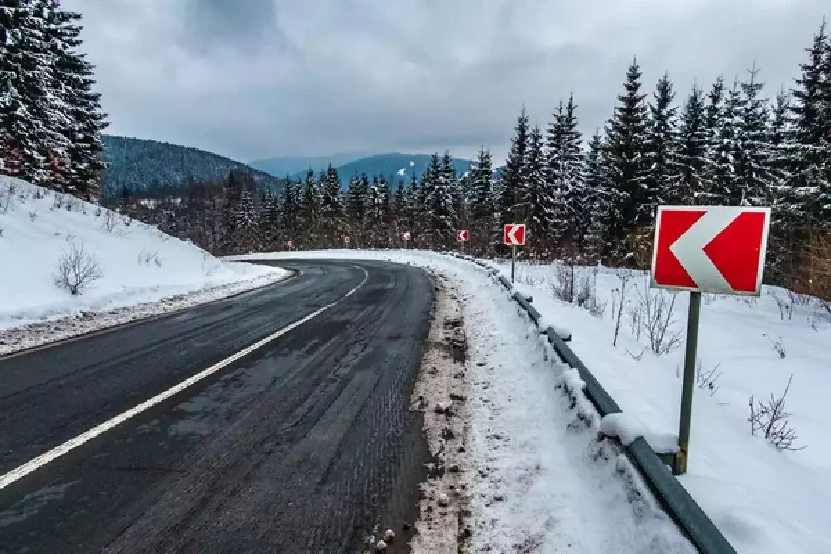 На юге Казахстана ограничили движение из-за непогоды