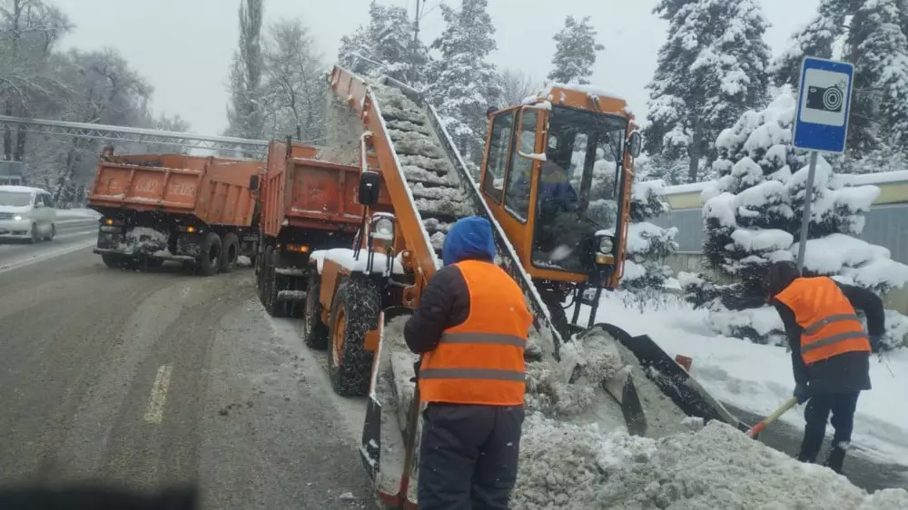 Снегопад в Алматы