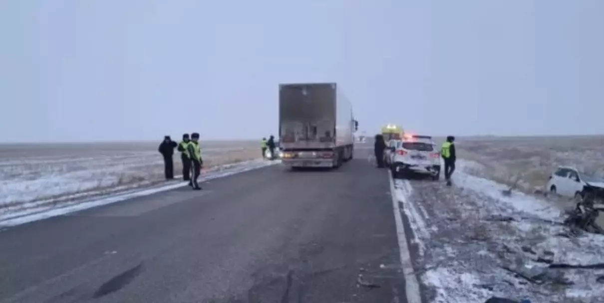 Трое погибли и троих госпитализировали в результате ДТП в Костанайской области