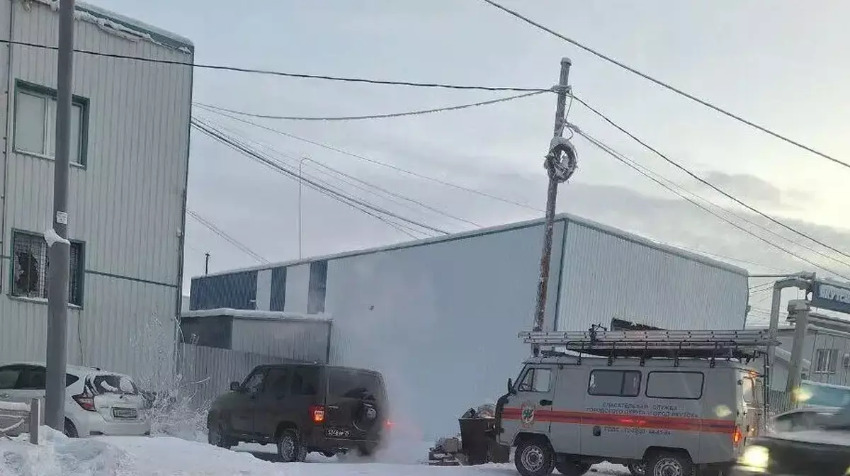 В Якутии пять человек погибли в пожаре в изоляторе для военнослужащих