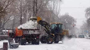 За четверо суток в Алматы вывезено 45 тысяч кубометров снега