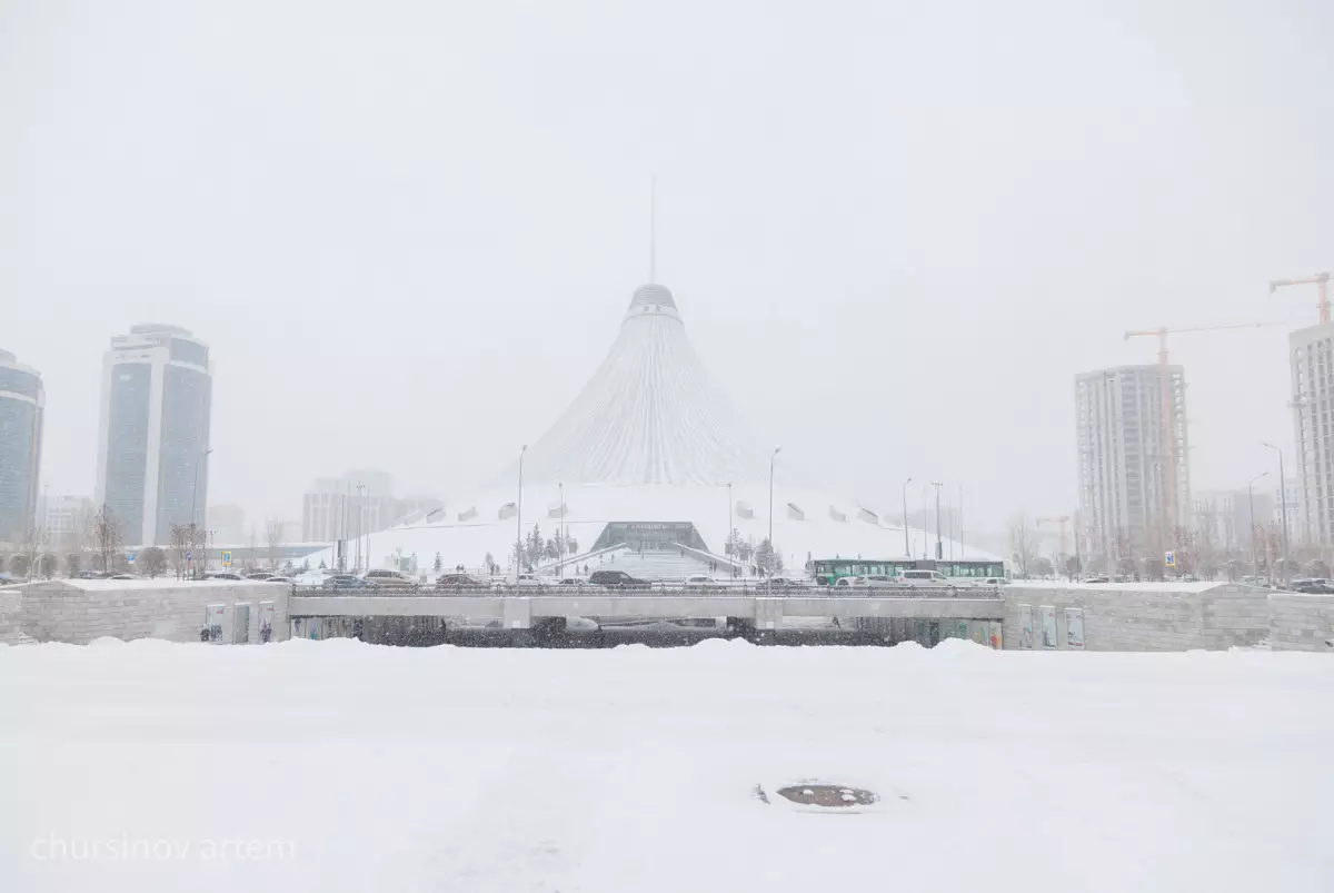 Метель, морозы и туман: штормовое предупреждение объявлено по Казахстану