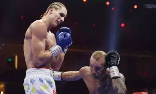 Украинец выиграл бой за титулы WBA и IBF на вечере бокса Усик — Фьюри 2