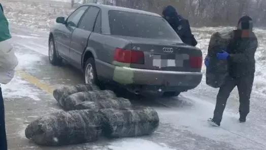 Қарағанды облысынжа көліктен 13 қап марихуана тәркіленді