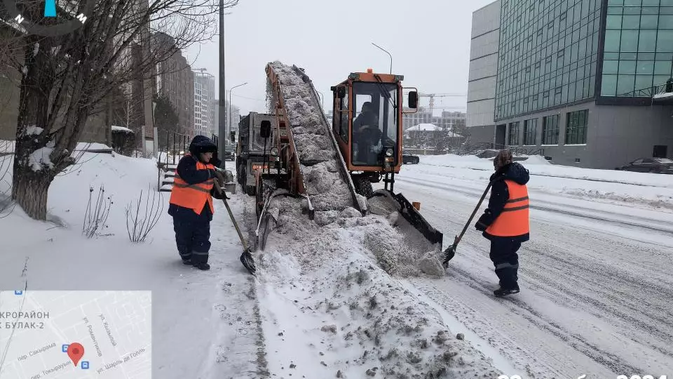 Астанада қар күреуге  2,6 мыңнан астам жұмысшы шықты