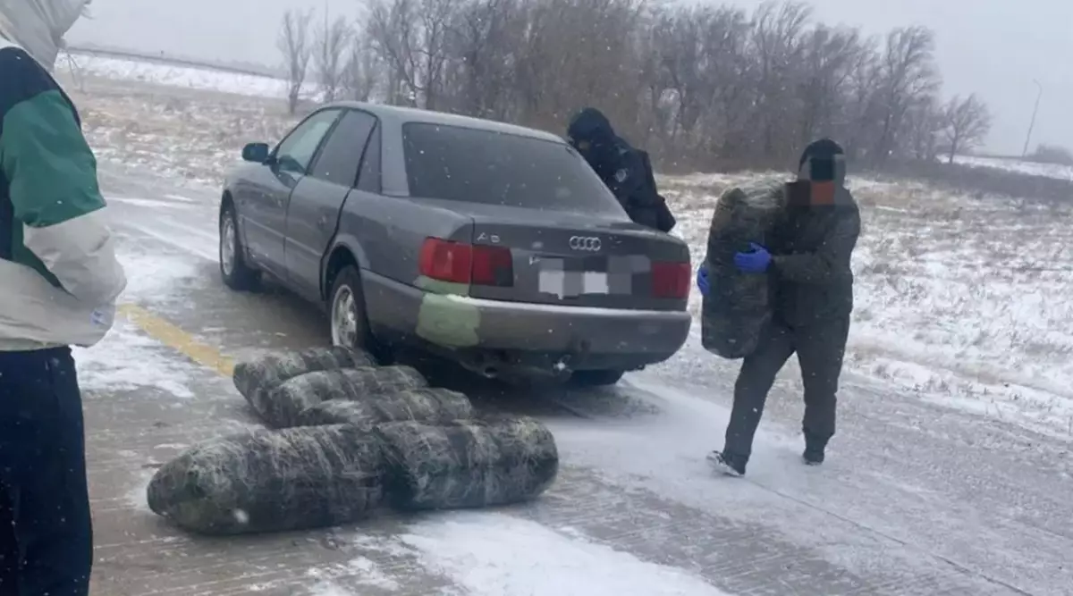 Наркокурьеров с 13 мешками марихуаны задержали в Карагандинской области22.12.2024 14:00 - новости на Lada.kz