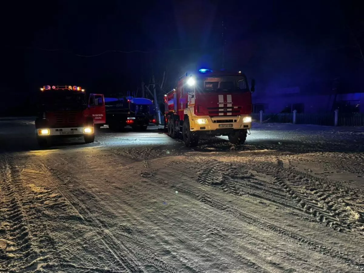 Огнеборцы ликвидировали пожар в магазине в Акмолинской области