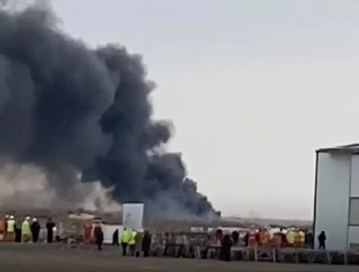 Самолет рухнул в Актау. ВИДЕО