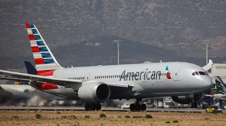 American Airlines прекращает работу по всей стране в канун Рождества