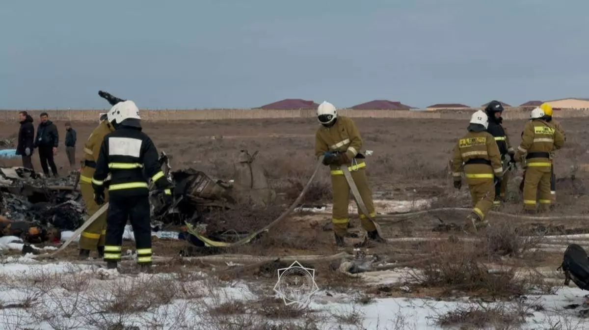 Черный ящик найден на месте крушения самолета под Актау