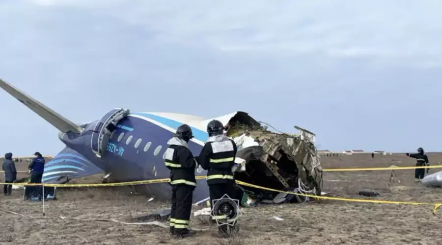 Әшімбаев Ақтаудағы ұшақ апатына сырттан шабуыл жасалған болуы мүмкін деген болжамға жауап берді