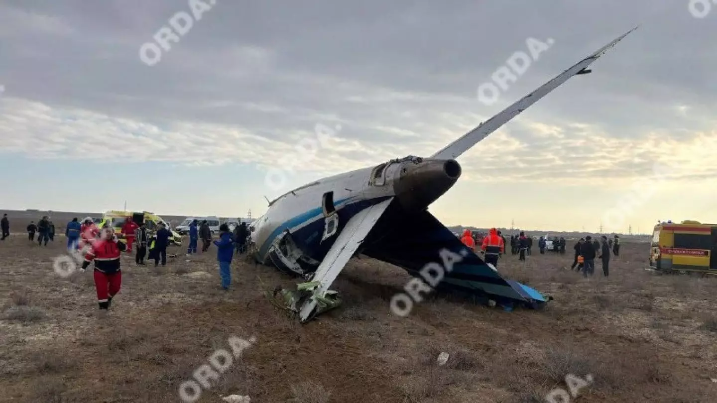 Виновата Россия? Что пишут об упавшем в Актау самолёте зарубежные СМИ