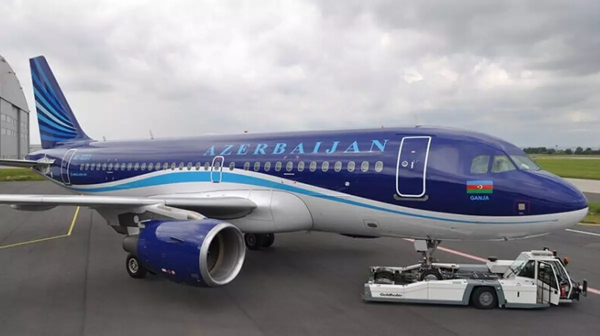 Azerbaijan Airlines приостанавливает рейсы в семь городов России