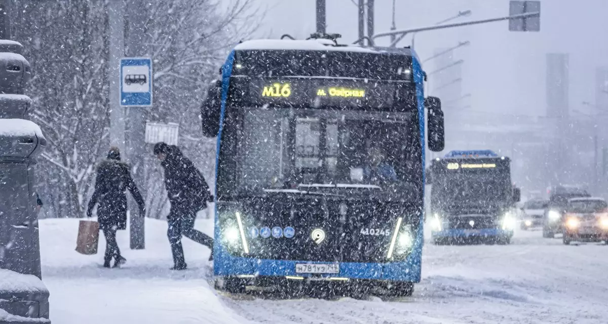 Режим работы транспорта в Москве в новогоднюю ночь и на праздники: время закрытия метро и когда бесплатный проезд