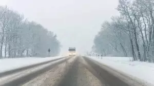 Үш облыста ауа райының бұзылуына байланысты жолдар жабылды