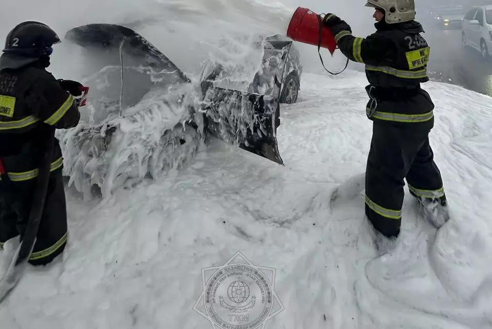 Пожар на автотранспорте ликвидировали в Семее