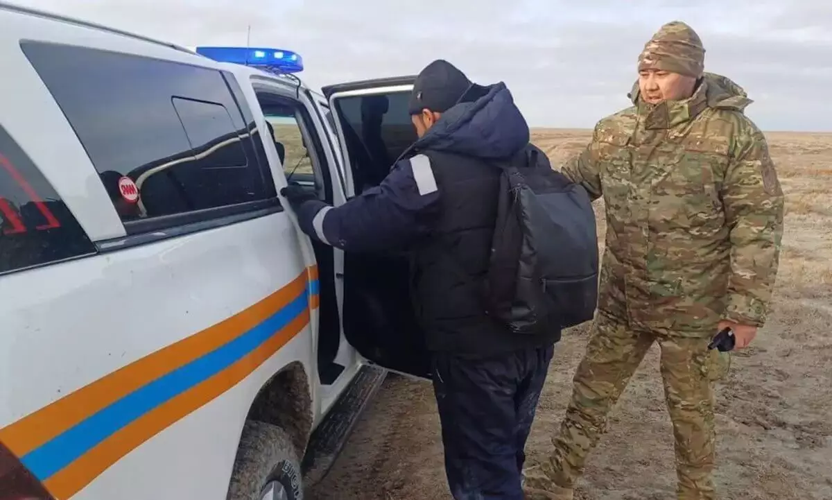 Мотоциклист застрял в степи в Атырауской области