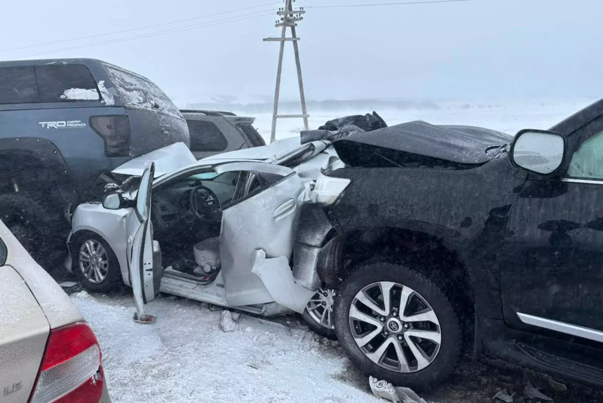 Массовое ДТП в Акмолинской области: более 200 авто начали движение в сторону Астаны