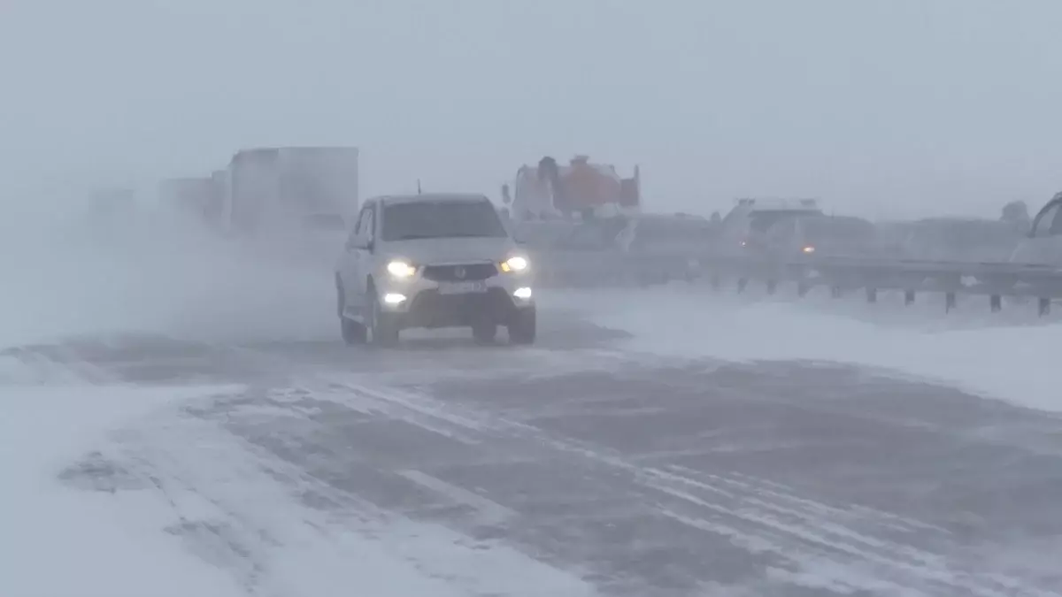 За первые пять дней января из снежного плена спасено почти 200 казахстанцев