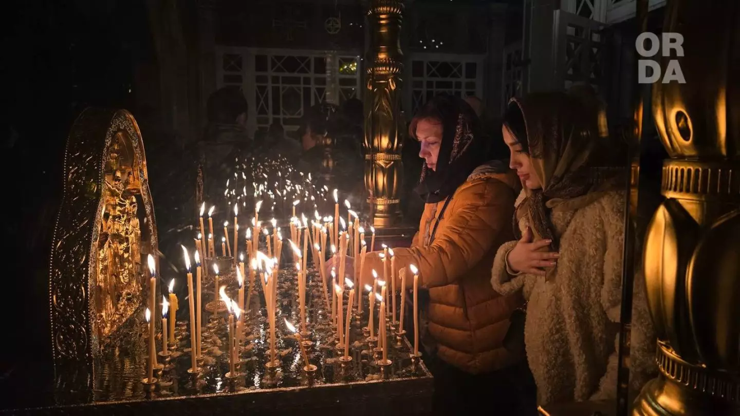 В Казахстане встретили Рождество Христово: фоторепортаж