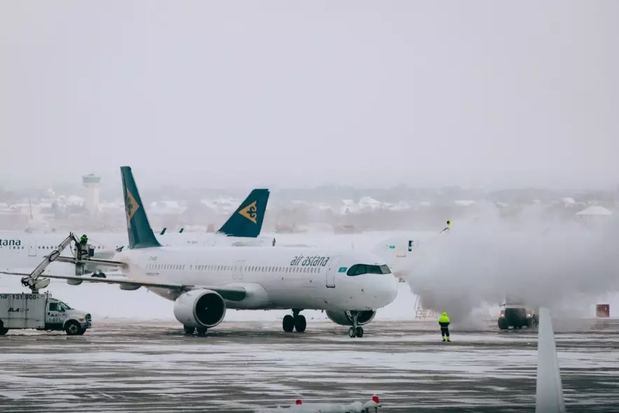 Ауа райының қолайсыздығына байланысты Air Astana әуе компаниясының 11 рейсі кешікті