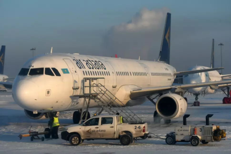 Летевший из Алматы в Анталью самолет Air Astana экстренно сел в Актау из-за неисправности