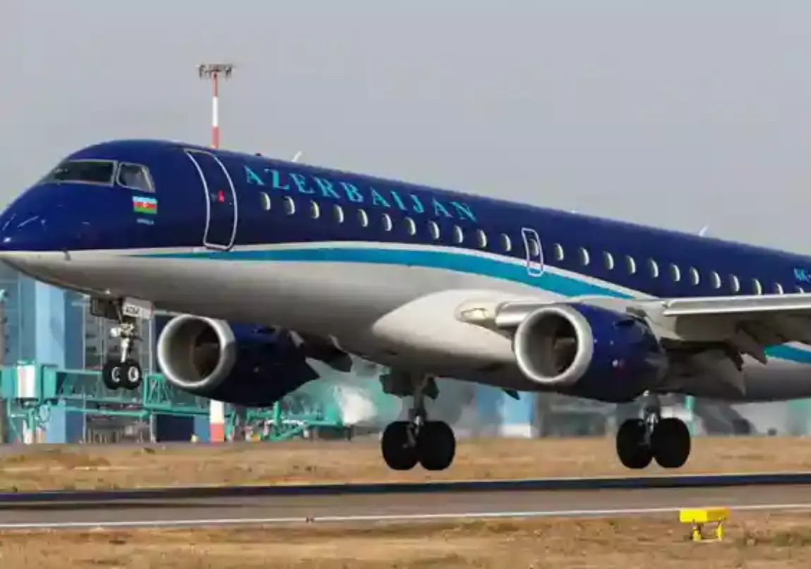 Azerbaijan Airlines приостановила рейсы из Баку в Казань