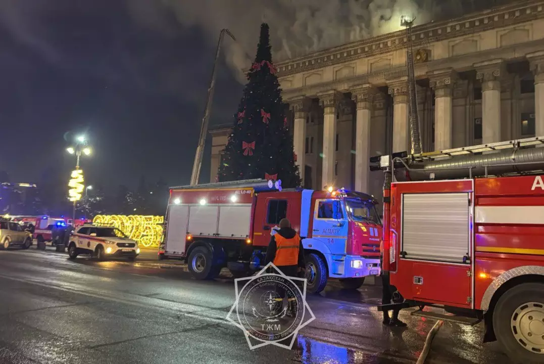 В Алматы локализован пожар в КБТУ