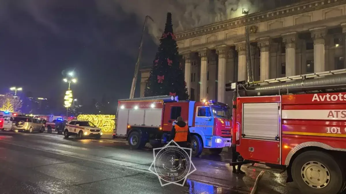 В Алматы пожарные локализовали пожар в здании КБТУ