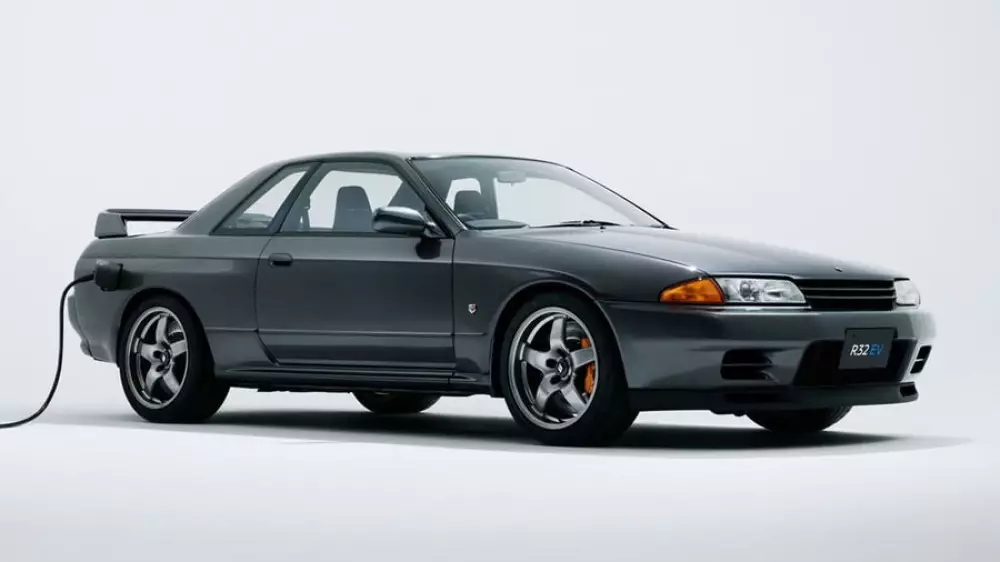 Фанаты, готовьте вилы: Nissan показал электрический Skyline GT-R R32