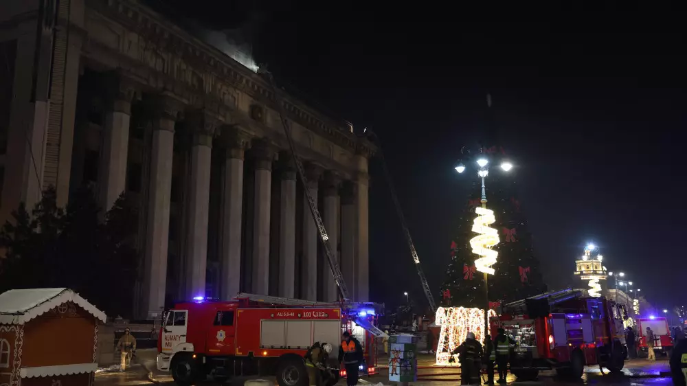 Пожар в здании КБТУ: пострадал ли зал, где провозглашалась Независимость Казахстана