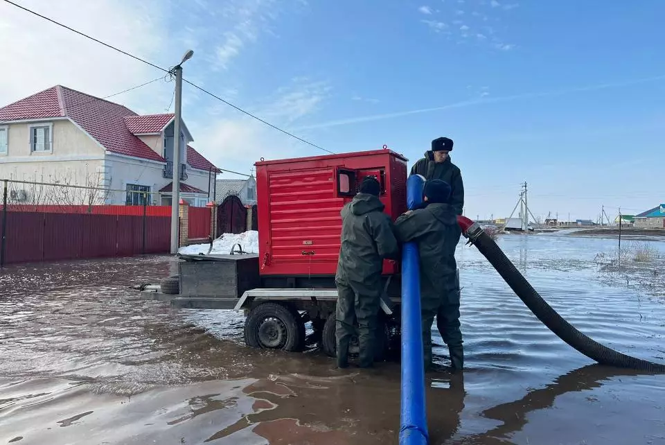 Какие меры принимают для прогнозирования и предупреждения паводков в Казахстане