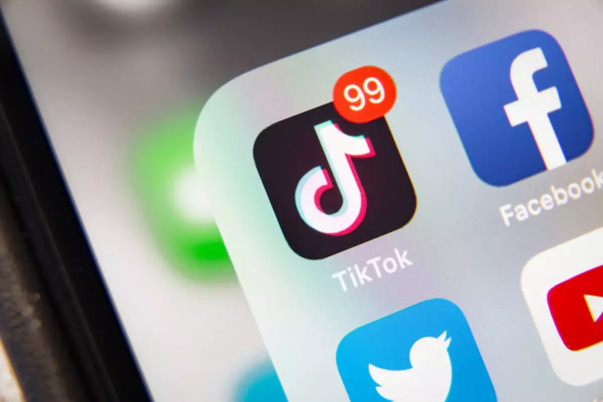 TikTok жасөспірімдер ең көп қолданатын платформа атанды