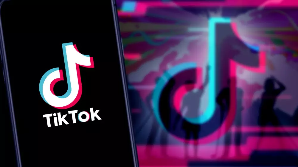 СМИ узнали о возможной продаже Китаем TikTok Илону Маску