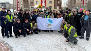 В Астане коммунальным работникам раздали чай и баурсаки