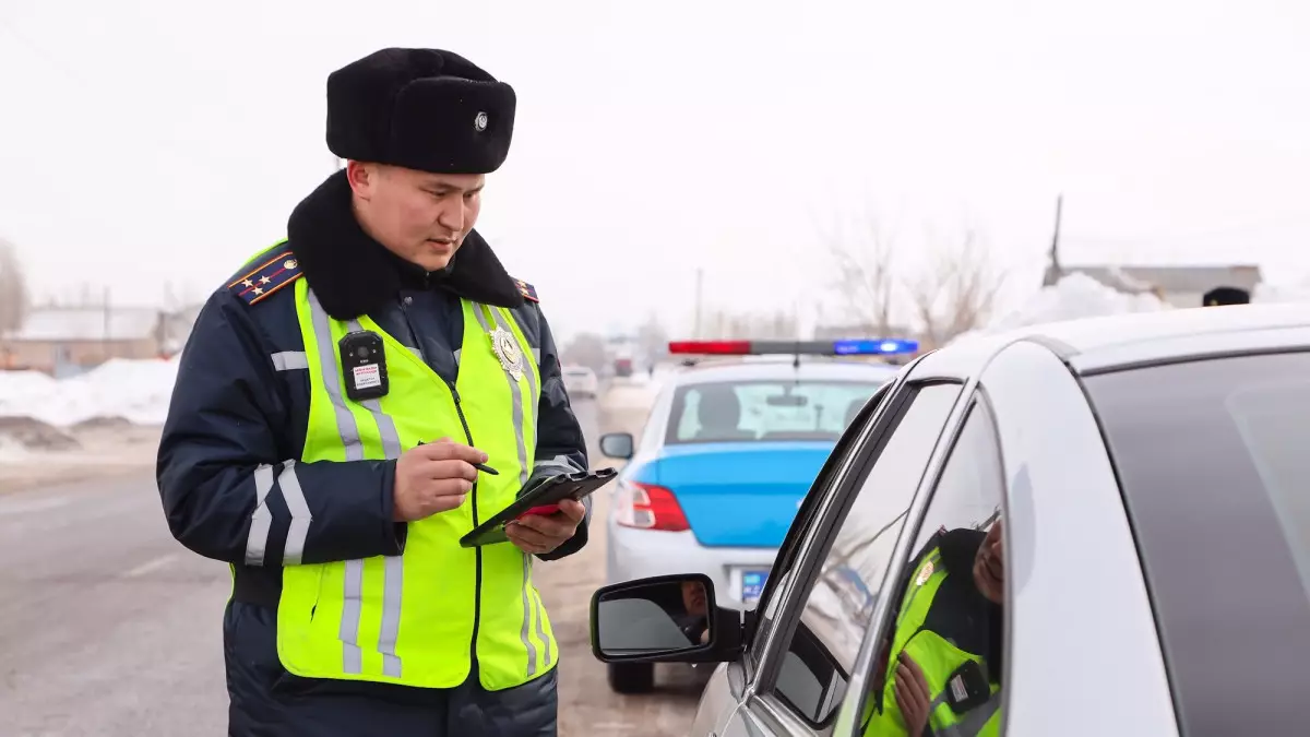 Көлігін 5 минуттан артық қыздырған алғашқы азамат айыппұл арқалады