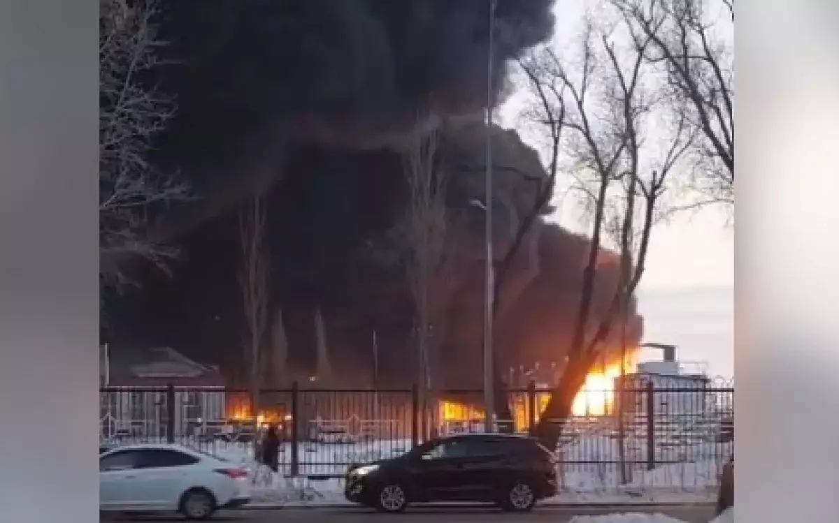 Крупный пожар ушат на стадионе в Петропавловске