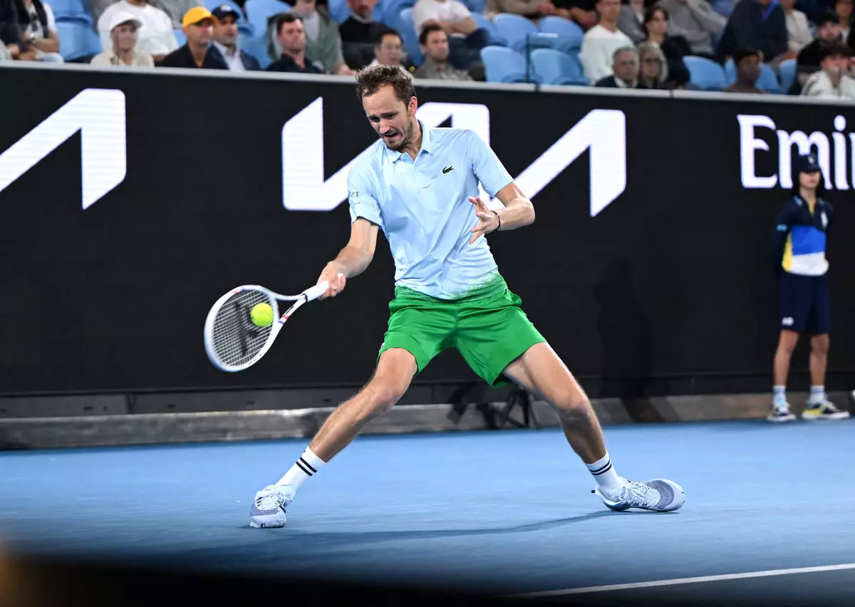 Медведев отдал только один гейм Тиену в четвертом сете матча Australian Open