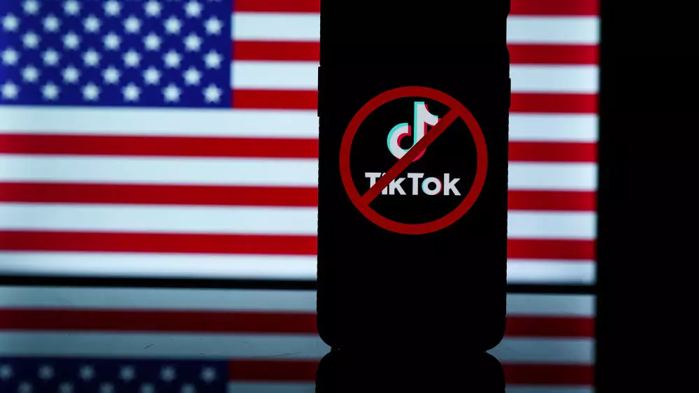 АҚШ-та TikTok Трамптың инаугурациясына бір күн қалғанда бұғатталды