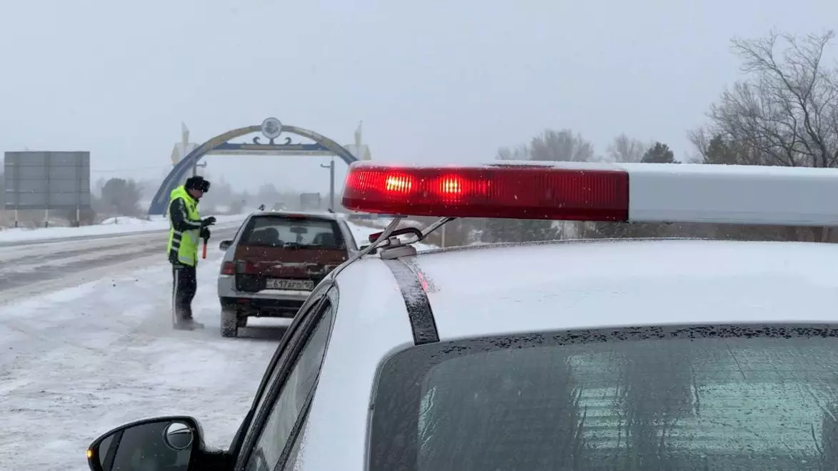 Непогода в Казахстане: ограничения на дорогах ввели в разных регионах