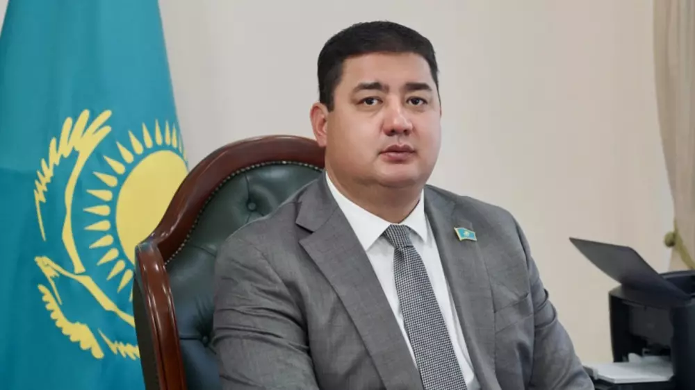 Ерлан Каналимов покинул пост председателя маслихата Астаны
