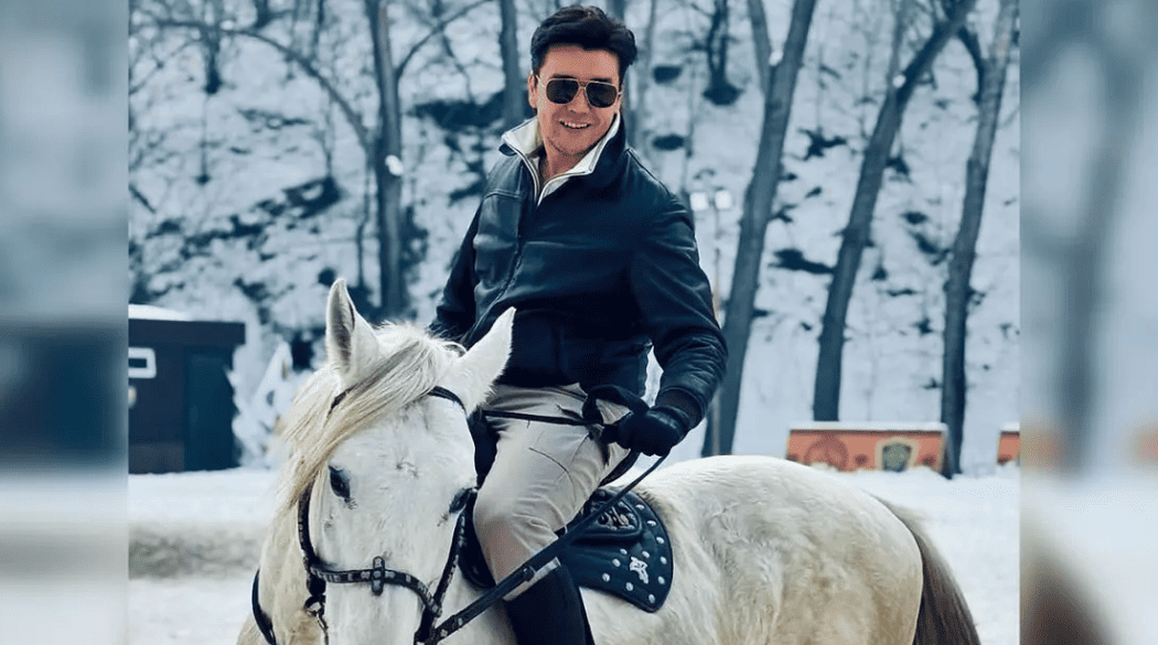 "Айғырға Айғыр мініп алған екен". Атпен шапқан Нұрболат Абдуллин көпті тәнті етті (ВИДЕО)