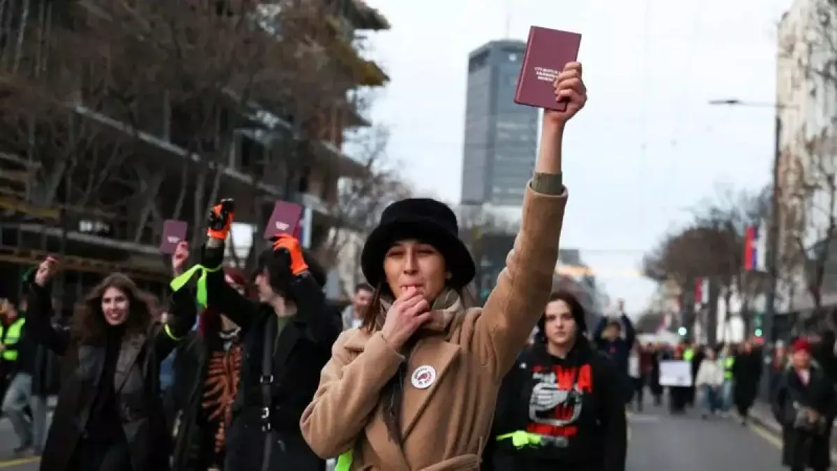 Премьер Сербии ушел в отставку из-за протестов студентов