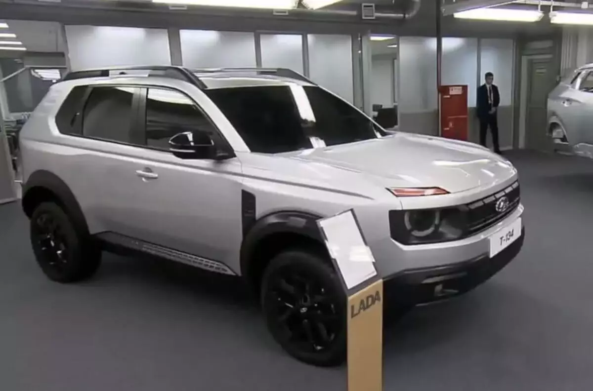 АвтоВАЗ представил новую LADA Niva и седан Iskra