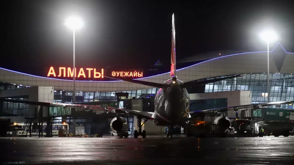 Снег в Алматы: в аэропорту задерживаются 10 рейсов