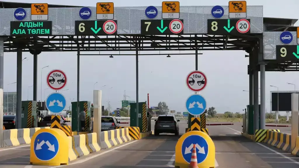 За 2025 год платными станут в два раза больше дорог в Казахстане 