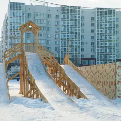 Рабочий погиб при демонтаже горки в Костанайской области